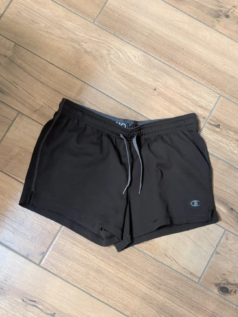 Bundle Of Four Pairs Of Small Nike Under Armor And Champion Brand Soft Shorts